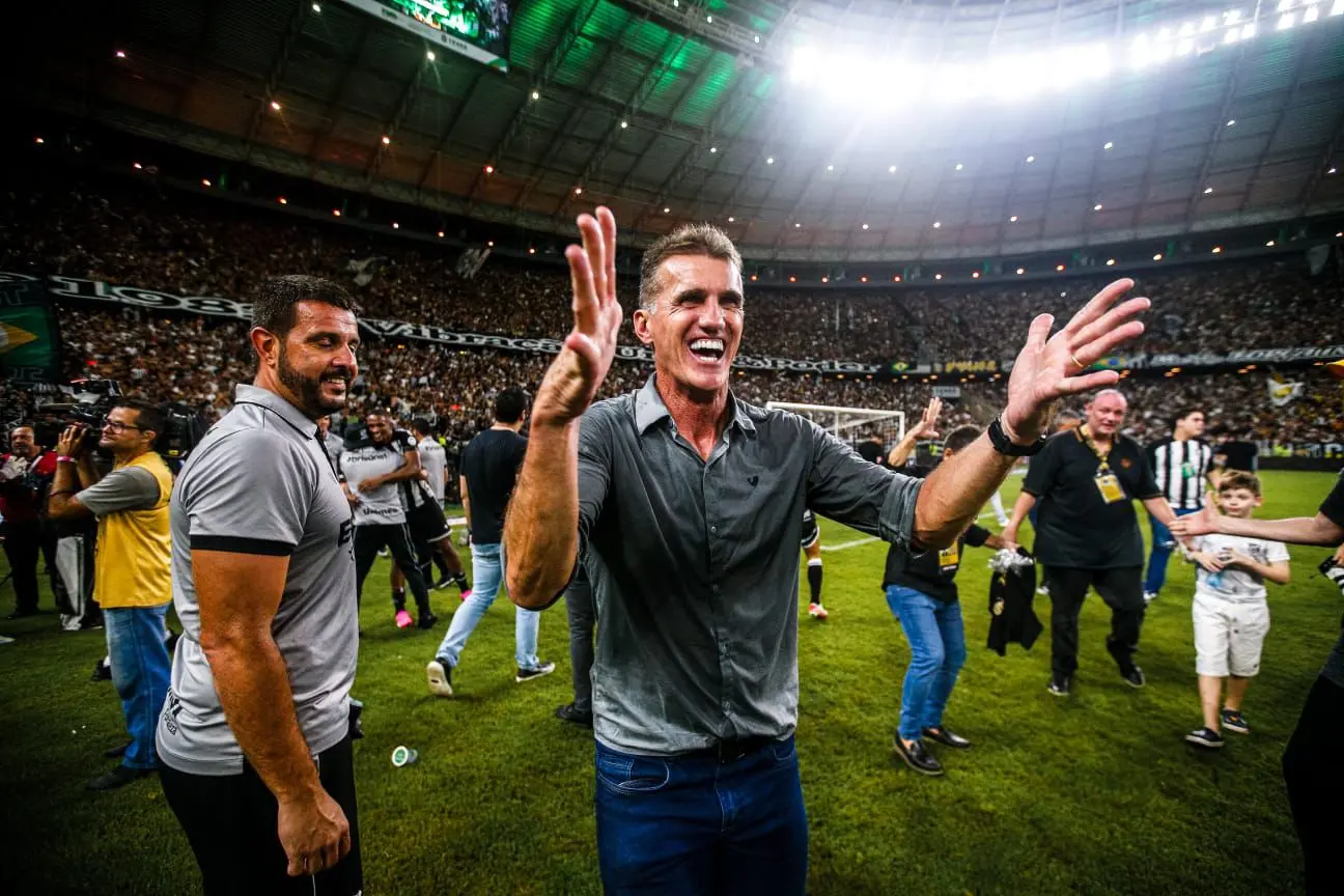 Vagner Mancini comemora título do Ceará