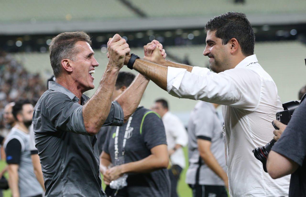 Vagner Mancini e Lucas Drubscky comemoram gol na Arena Castelão