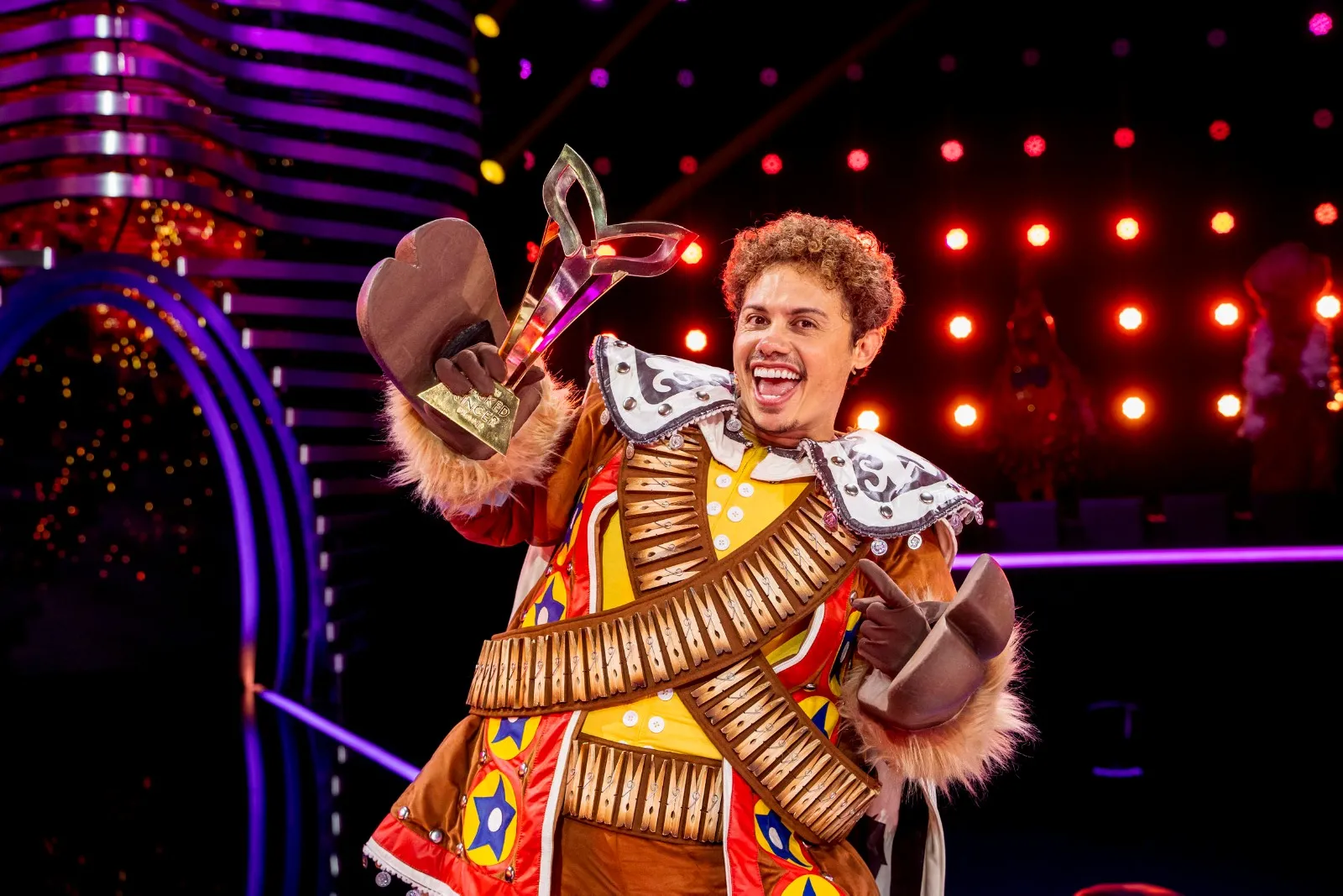 Cearense Silvero Pereira é o grande campeão do The Masked Singer Brasil