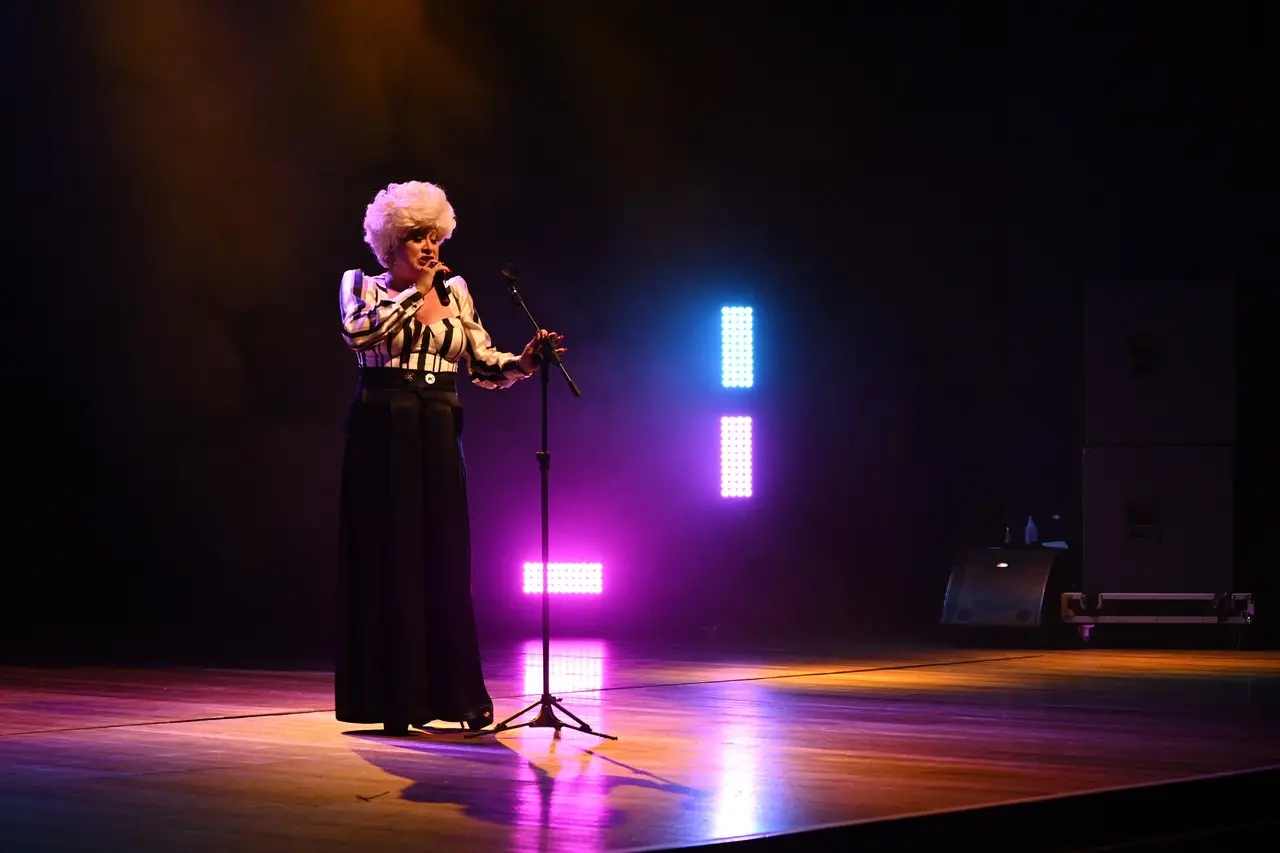 Show mistura repertório de Fafá de Belém com causos da trajetória de Nany People