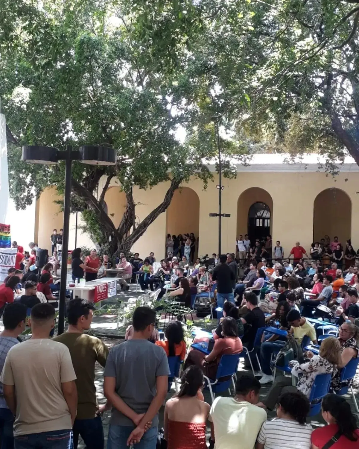Reunião de docentes da Universidade Estadual Vale do Acaraú (UVA)
