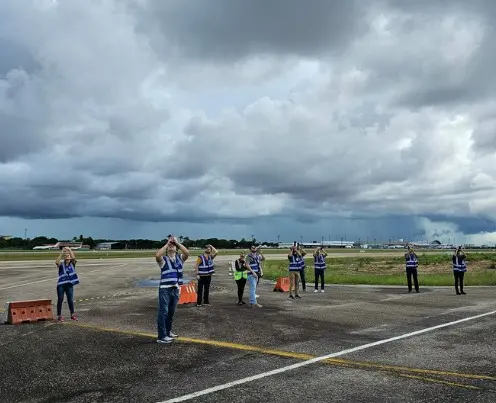Spotters flagrando a arremetida do ATR-72 da Voepass proveniente de Campina Grande-PB