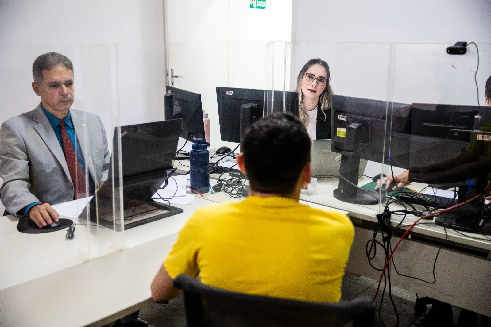Na audiência, a pessoa presa responde questionamentos sobre sua vida e sobre as condições nas quais foi capturada. Depois, a acusação e a defesa dão seus pareceres sobre a prisão preventiva ou liberdade provisória