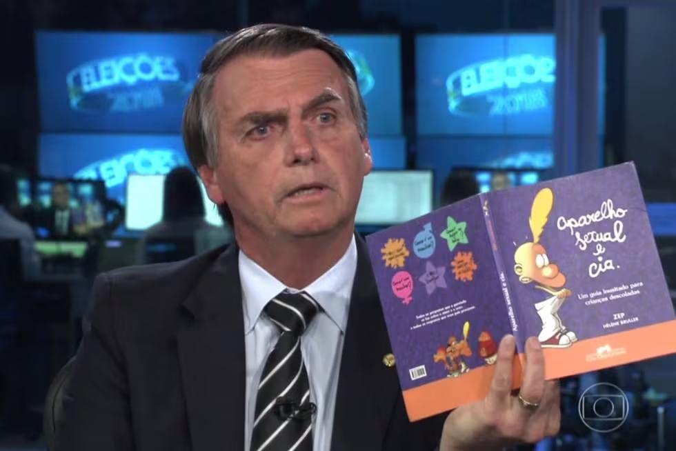 Livro foi alvo de Bolsonaro em entrevista ao Jornal Nacional em 2018