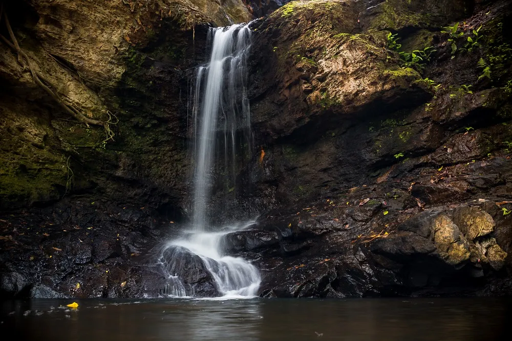 No Sítio Limeira, em Mulungu, fica a Cachoeira Redonda