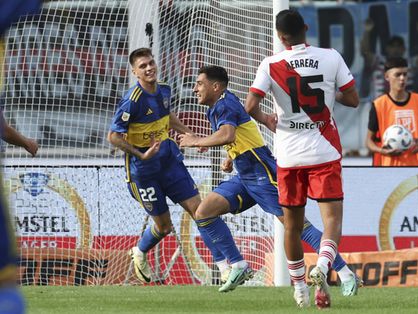 Boca Juniors comemora gol contra o River Plate