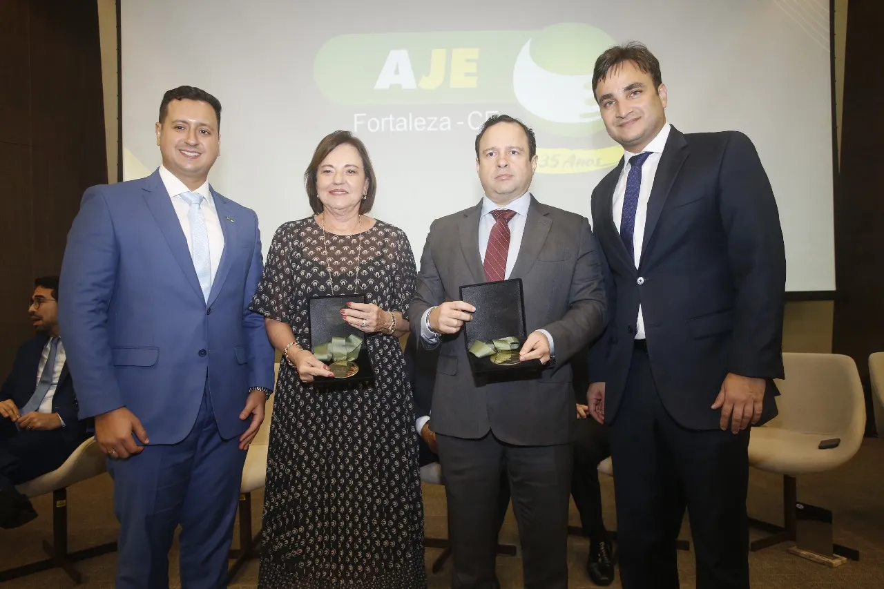 Ana Maria Studart, vice-presidente da Fundação Beto Studart de Incentivo ao Talento, e Igor Queiroz, presidente do Conselho do Grupo Edson Queiroz, foram homenageados