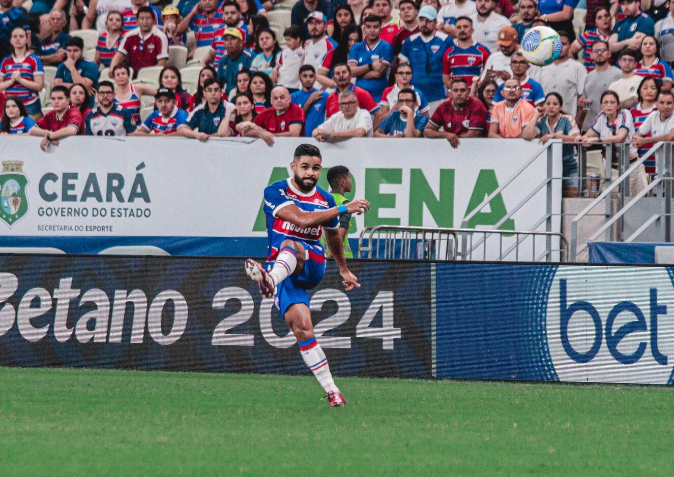 Felipe Jonatan em ação pelo Fortaleza