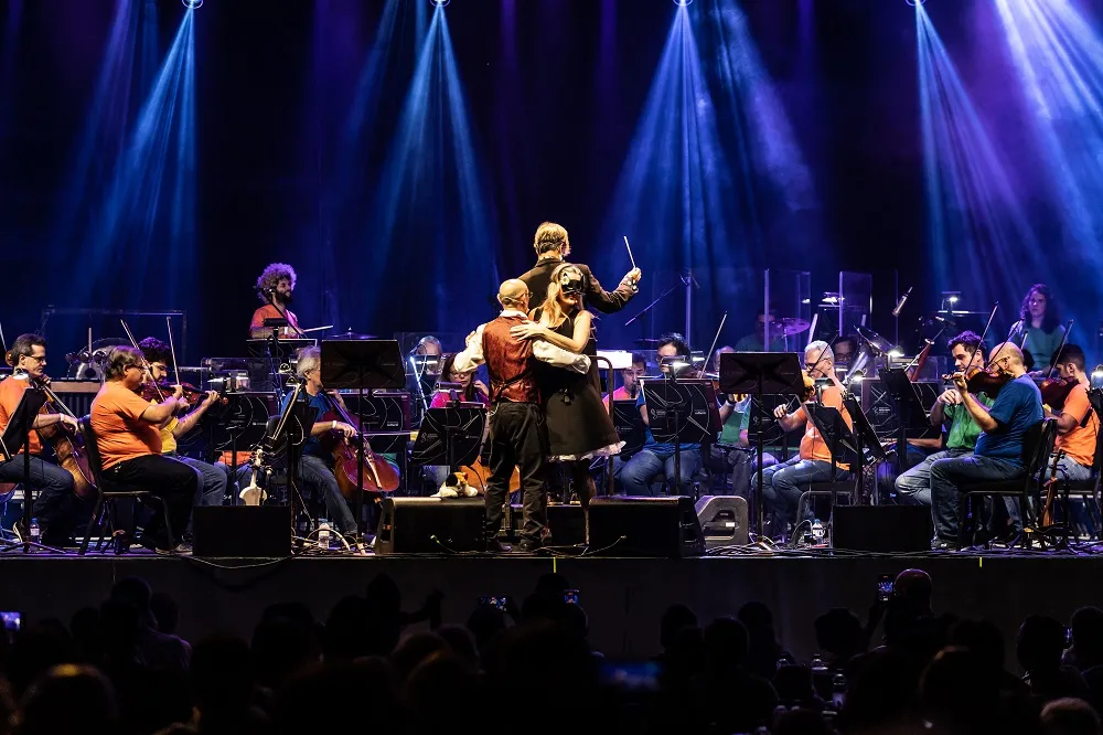 Além dos instrumentos, a soprano Juliana Franco e o barítono Raphael Rossatto darão voz aos personagens