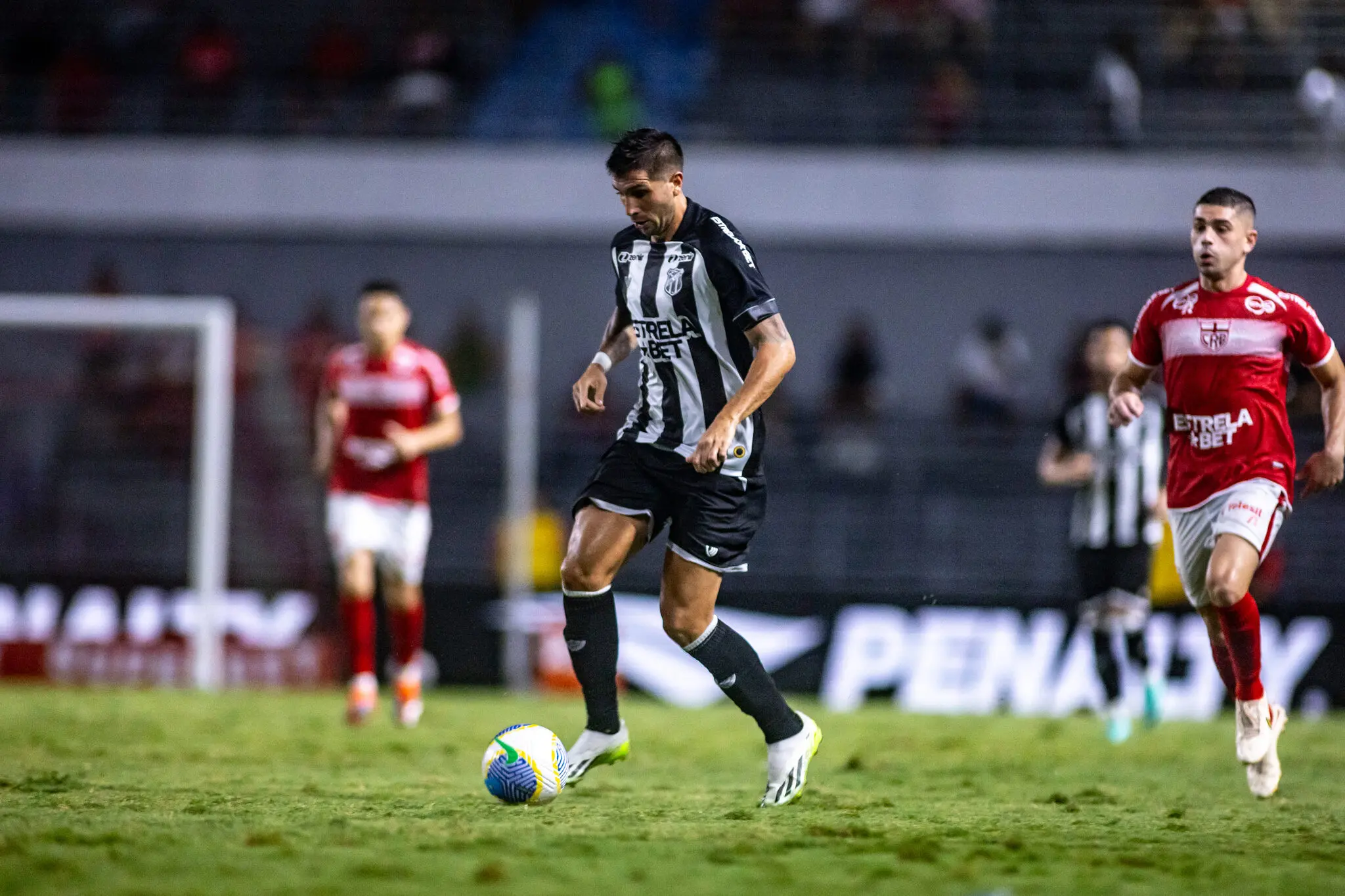 Lucas Mugni durante CRB x Ceará