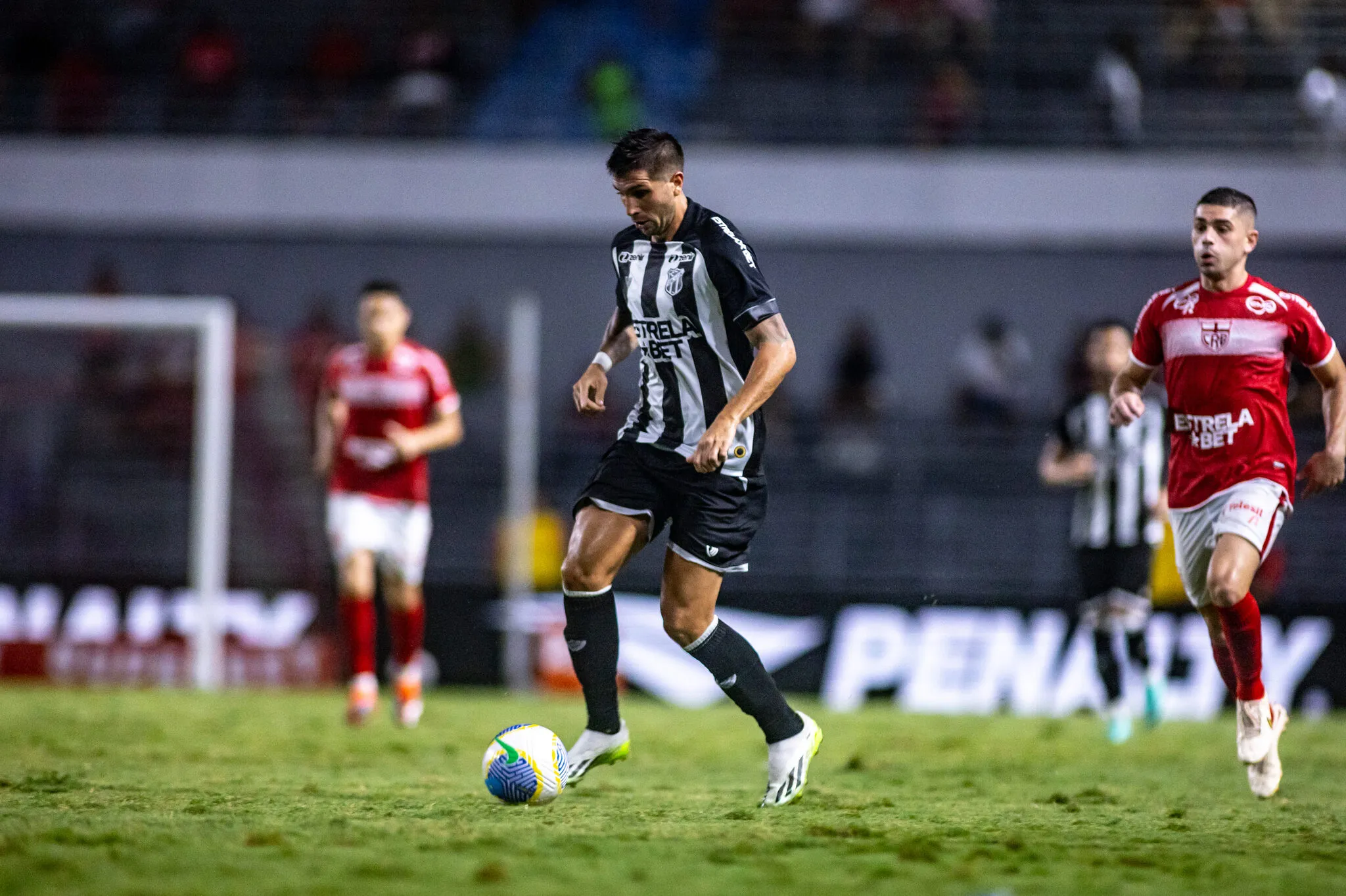 Lucas Mugni durante CRB x Ceará