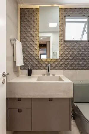 Armário suspenso no projeto de Cristiane Schiavoni