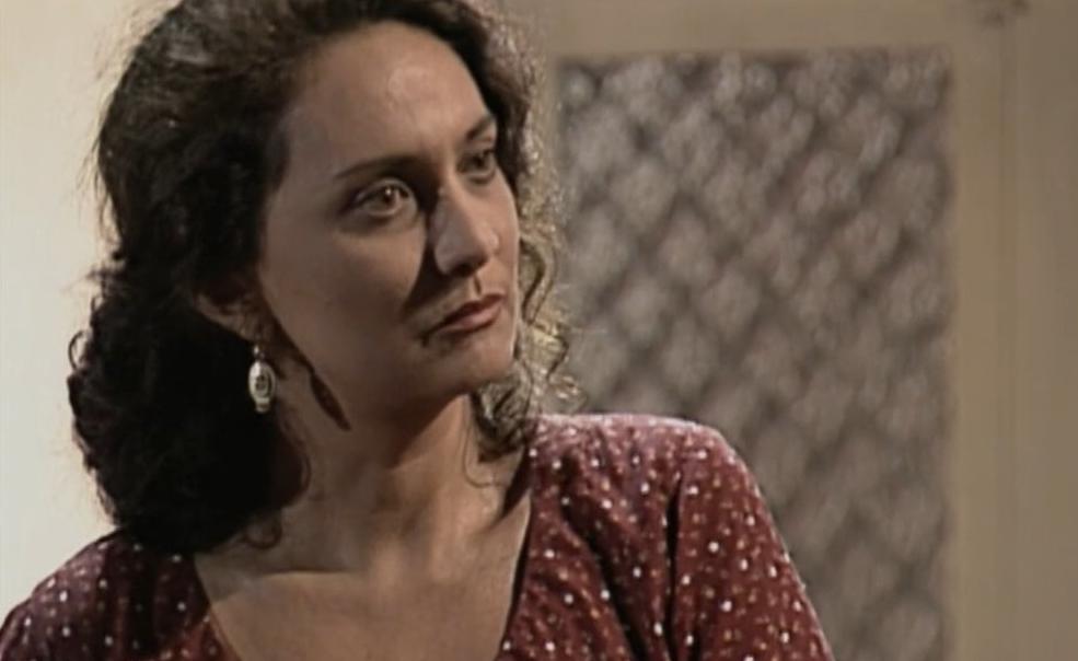 Eliane Giardini como 'Dona Patroa' em 'Renascer'