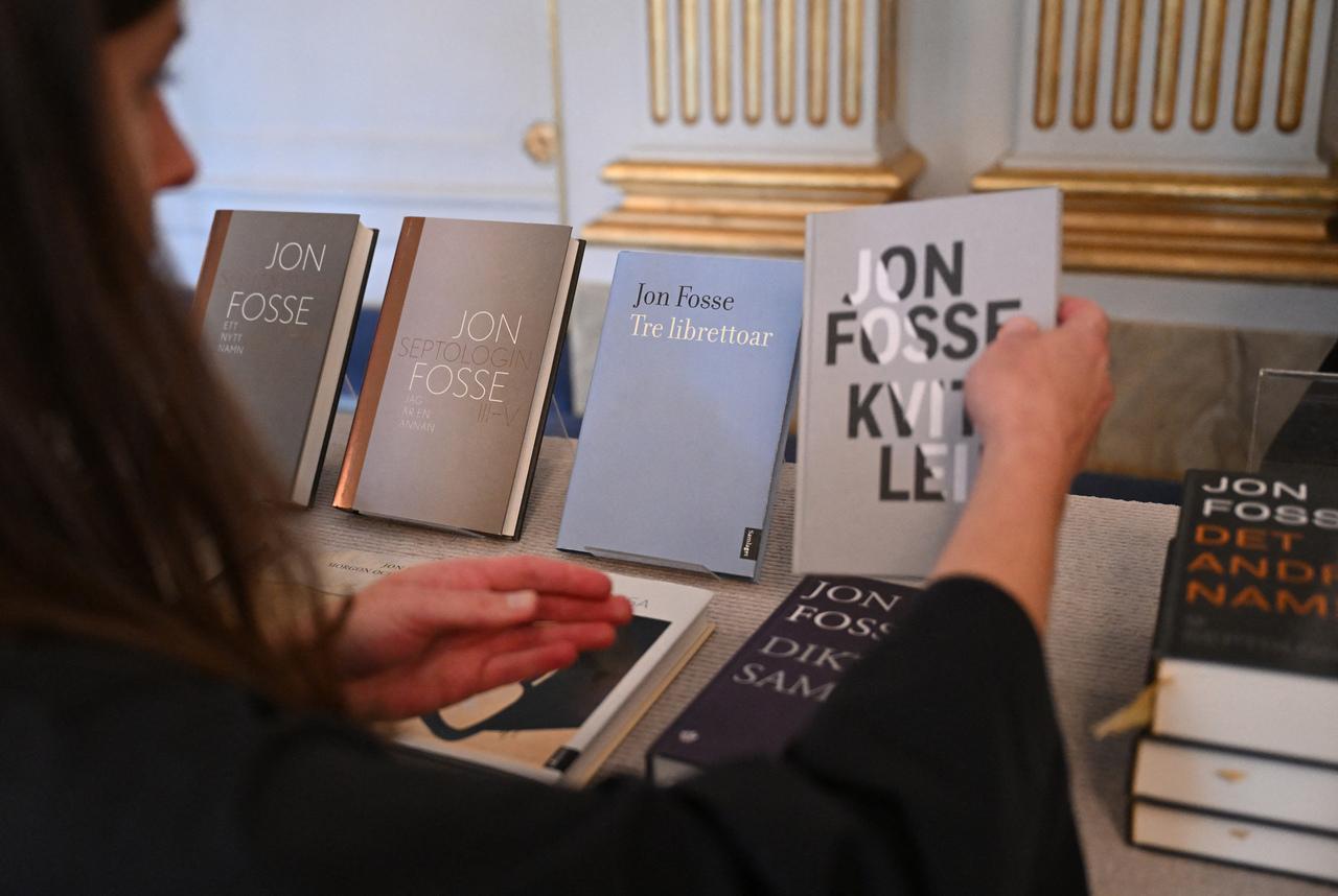 Livros do autor Jon Fosse são escritos em uma variante minoritária da língua norueguesa, o chamado neonorueguês