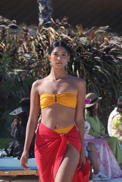 Uma das modelos chegou a posar com biquíni