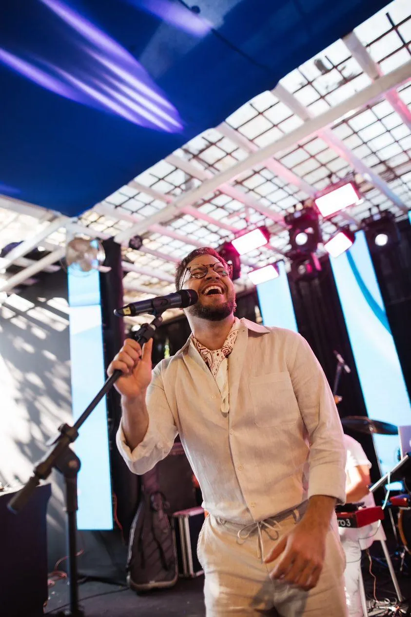Phelipe Carvalho está no mercado desde 2015 com a própria banda, PaDuo, cantando para públicos apaixonados