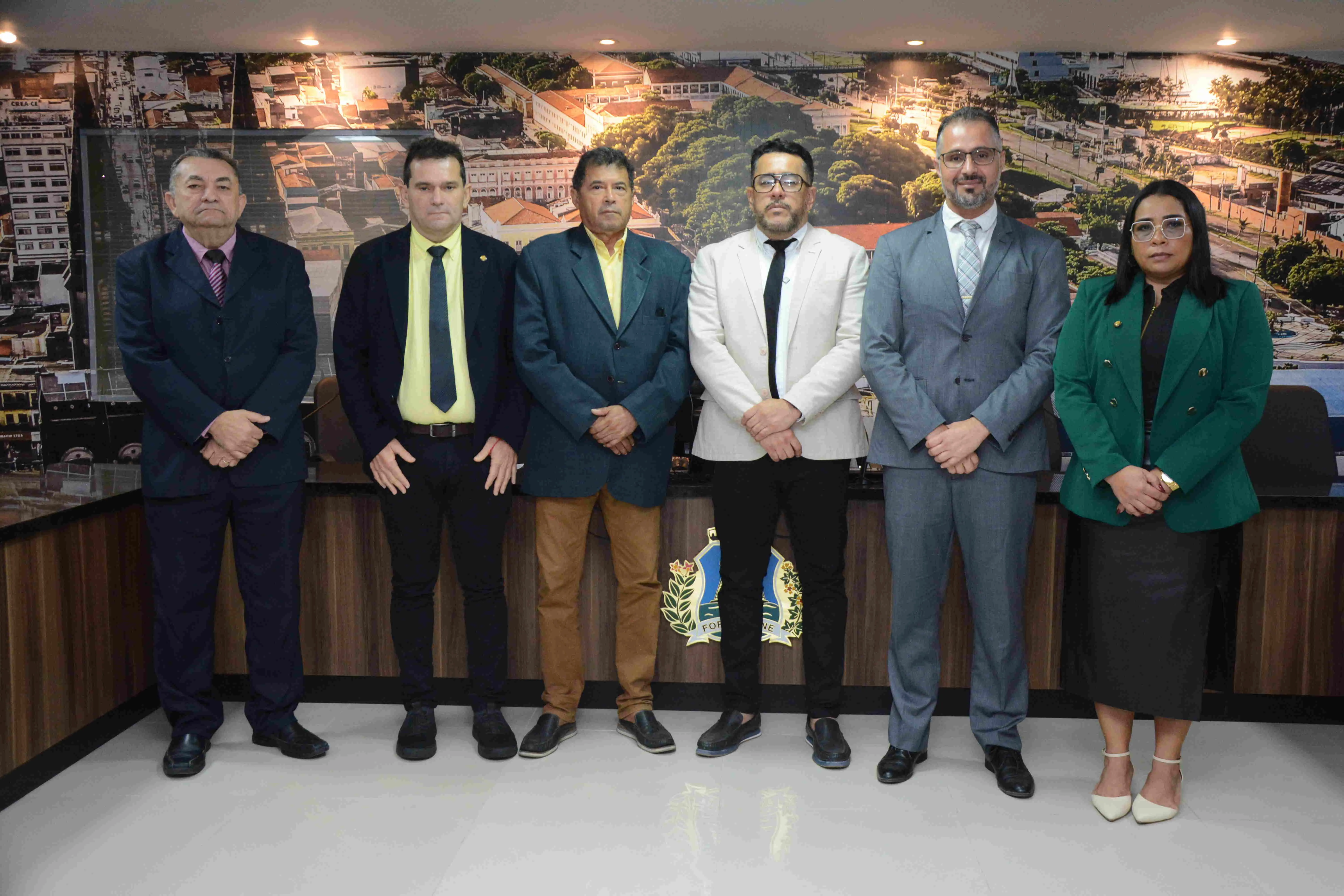 Participaram da primeira reunião (da esquerda para a direita): Dr. Vicente, Marcelo Lemos, Carlos Mesquita, Márcio Martins, Luciano Girão e a suplente Andreza Matos.