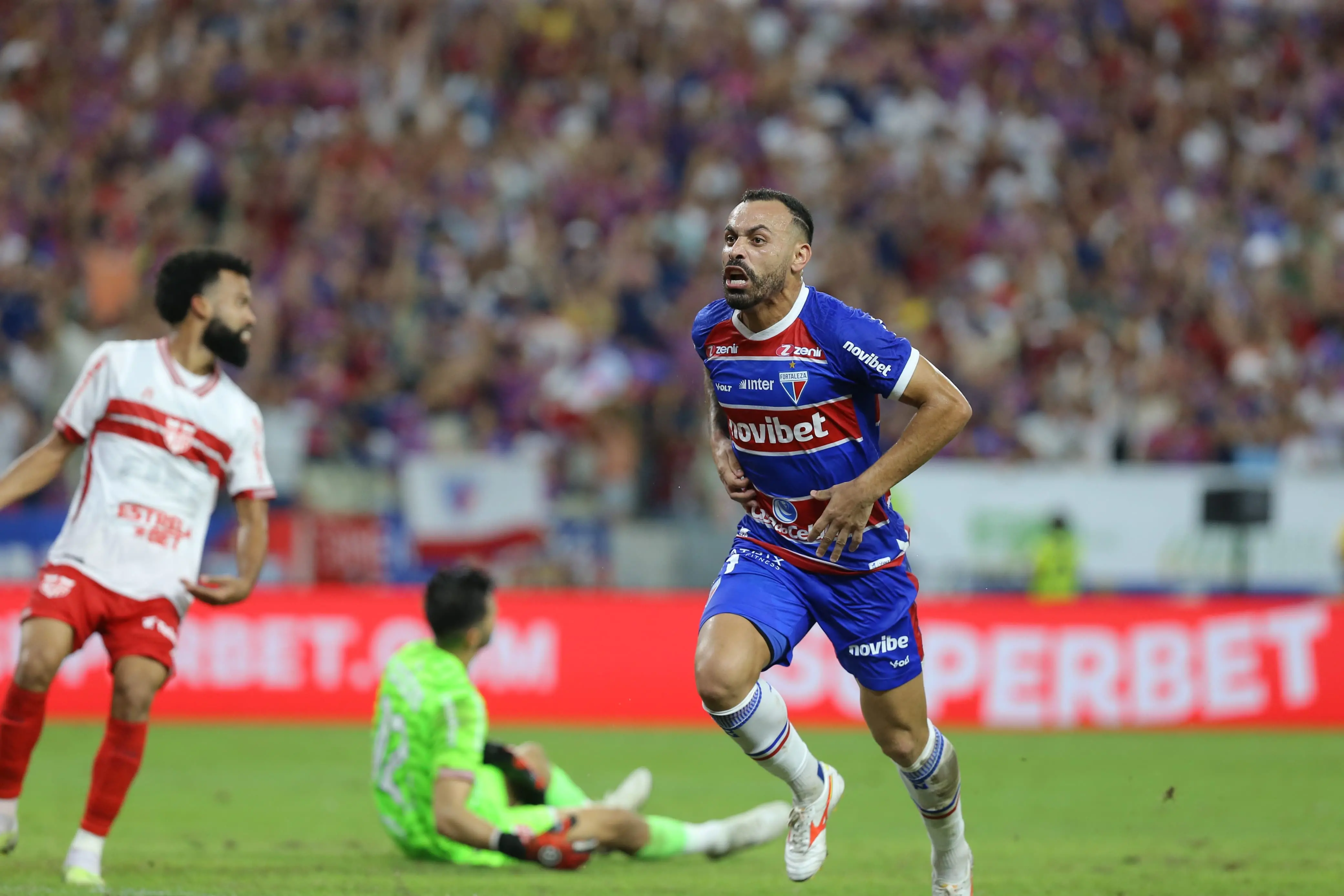 Moisés durante Fortaleza x CRB