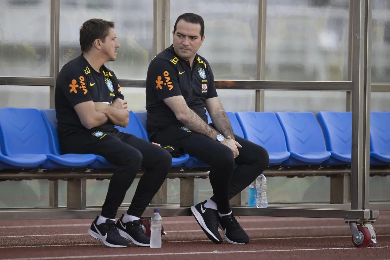 Marcelo Paz em ação pela Seleção Brasileira