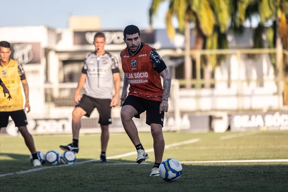 Richardson durante treino do Ceará