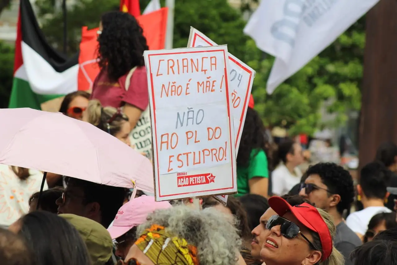 Manifestação contra PL do Aborto