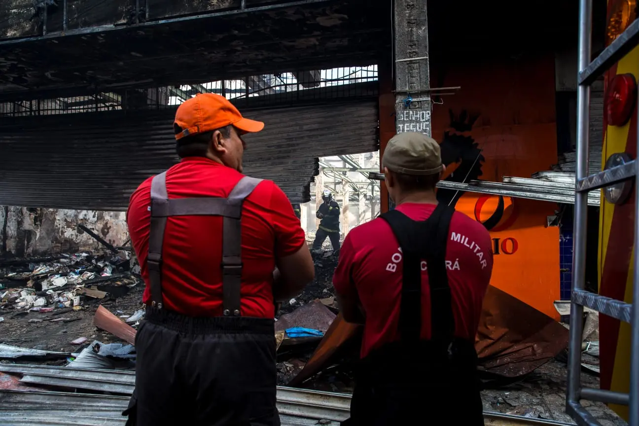 Corpo de Bombeiros incêndio centro de fortaleza