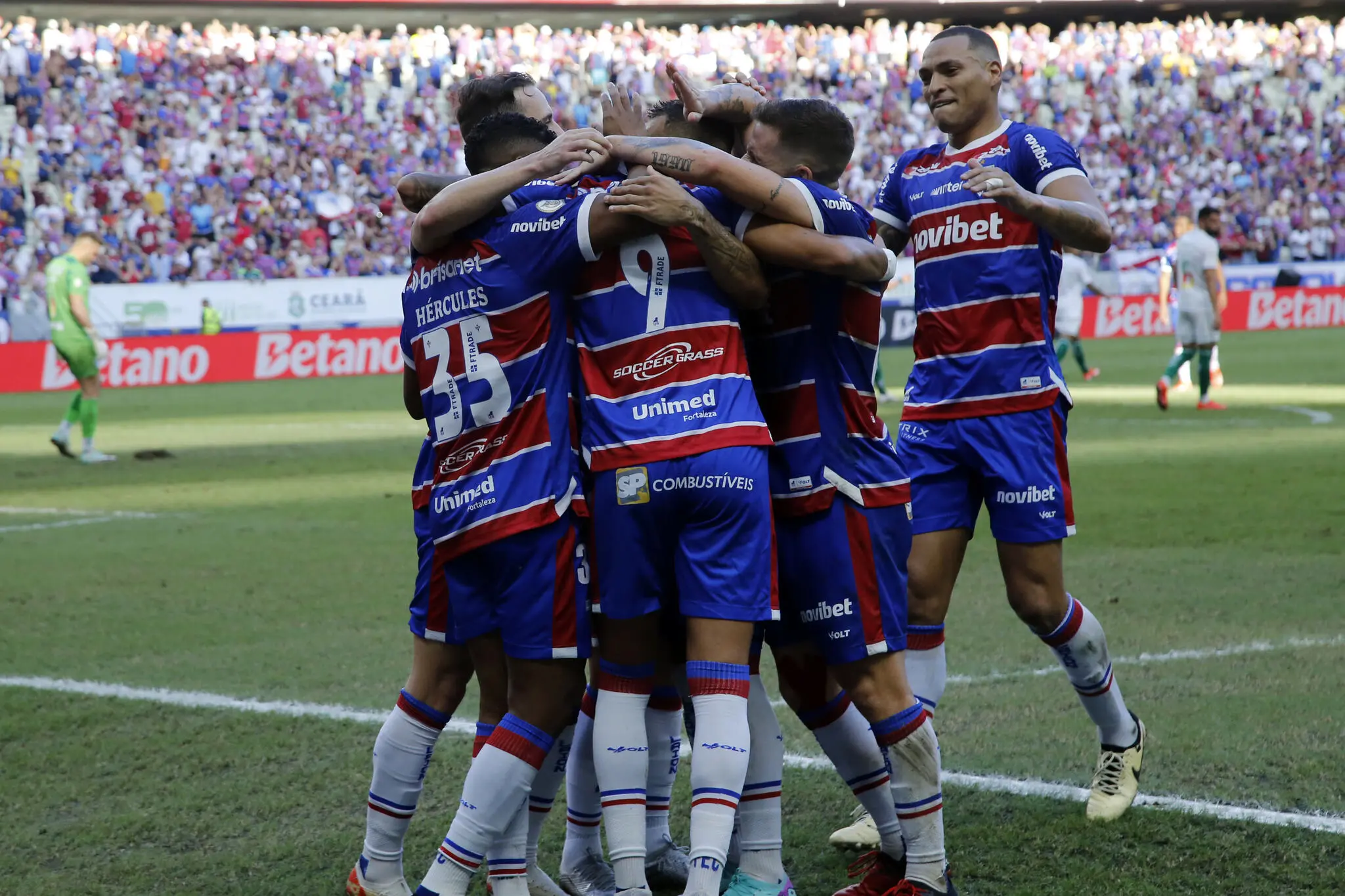 Jogadores durante Fortaleza x Juventude