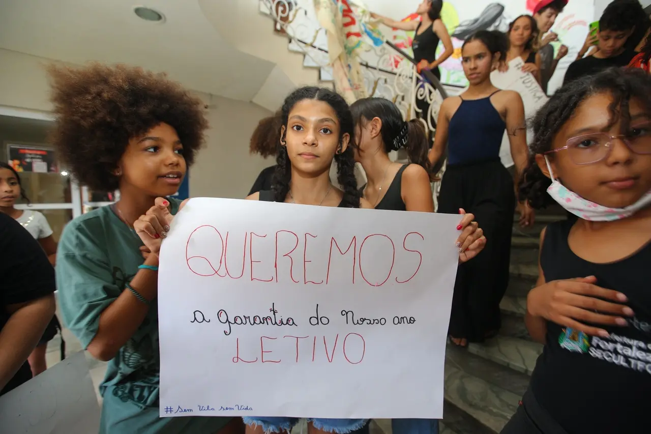 Continuidade do ano letivo da formação em dança é um dos pontos de incerteza compartilhados por estudantes e familiares