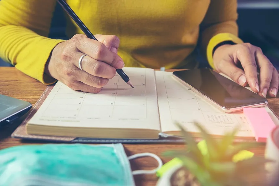 Estabelecer metas alcançáveis está entre os pontos para um bom cronograma de estudos