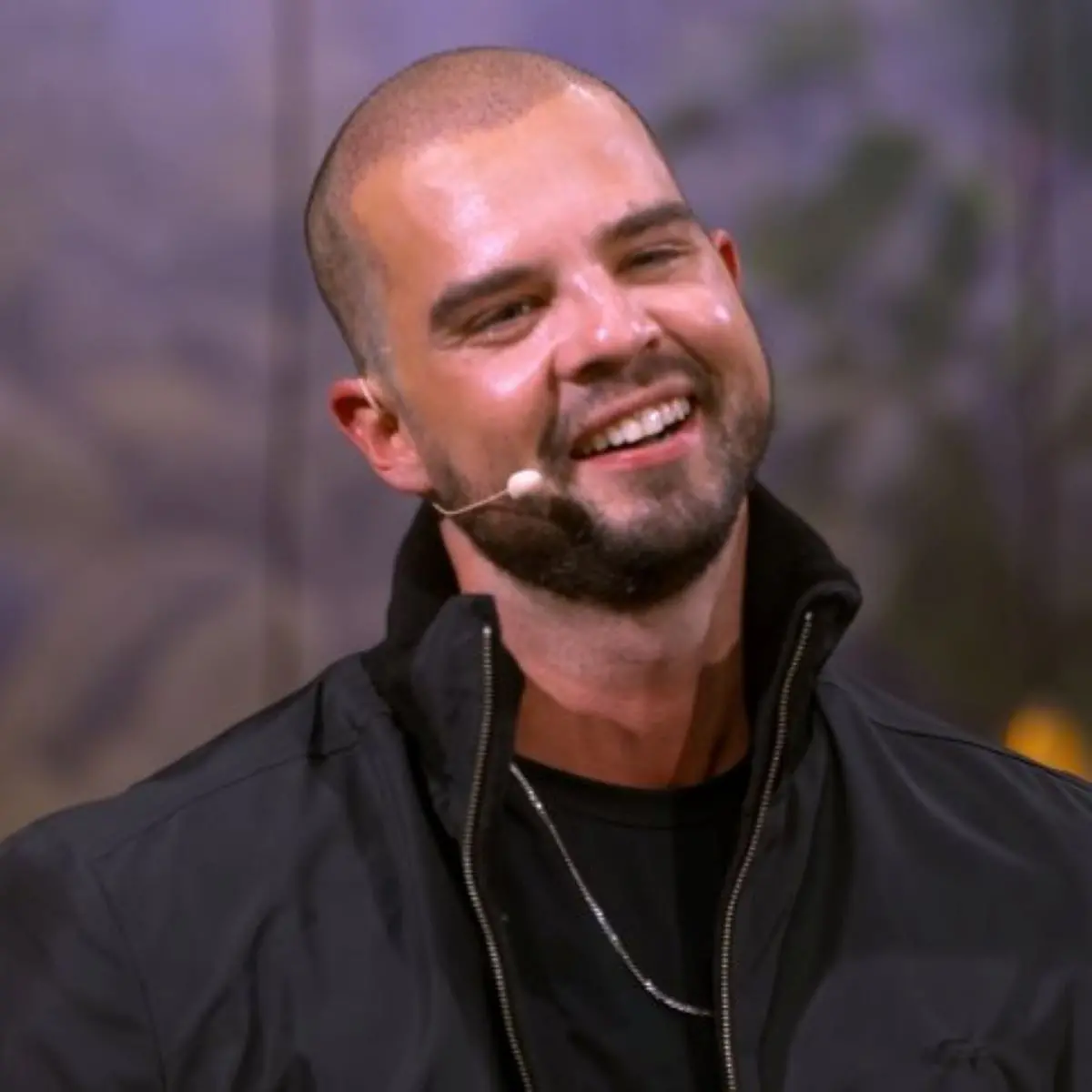 Foto de patrick do casamento às cegas mostrando novo visual