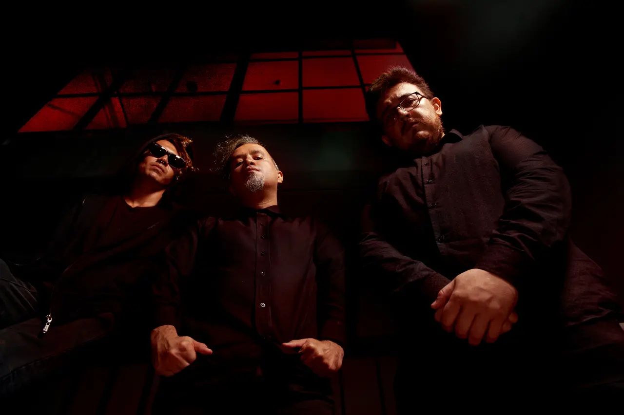 Criada em 2005 em Fortaleza, a banda Plastique Noir tem quatro álbuns na carreira