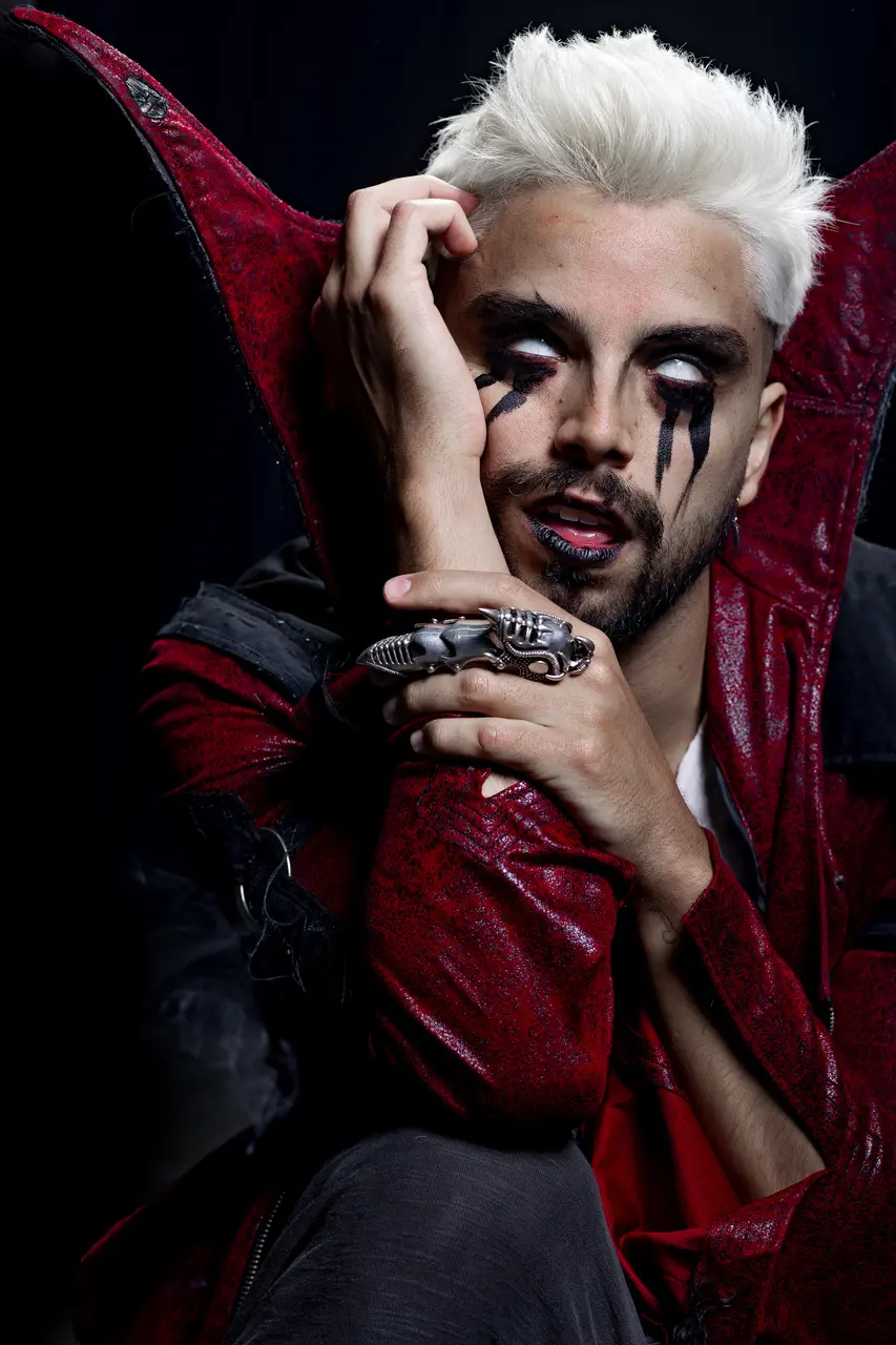 Cena da peça 'Prazer, Hamlet'