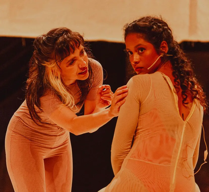 Espetáculo 'Medalha de Ouro' aborda dificuldades da lida de atriz