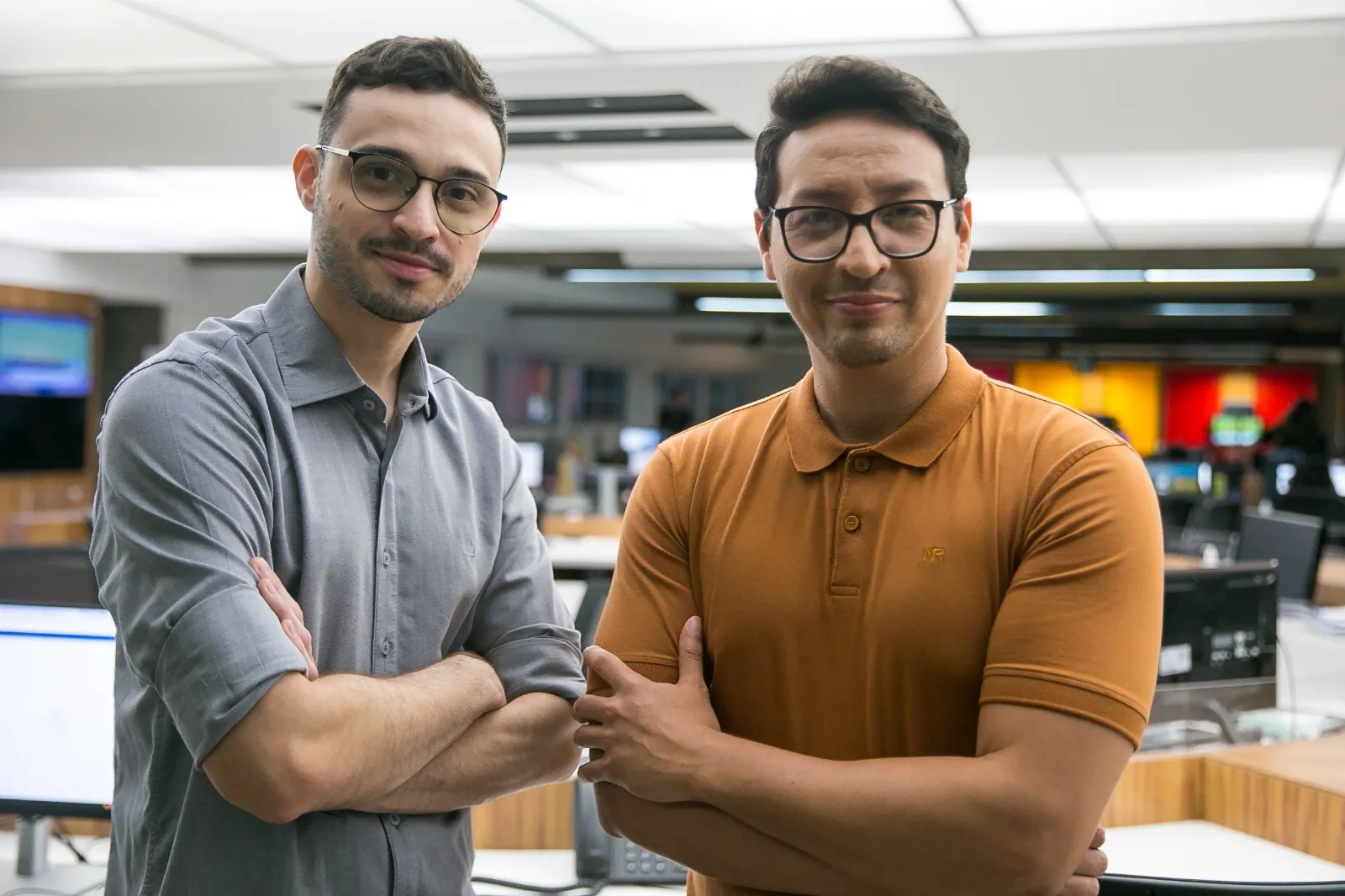 Informar o público com credibilidade e responsabilidade é missão dos dois apresentadores