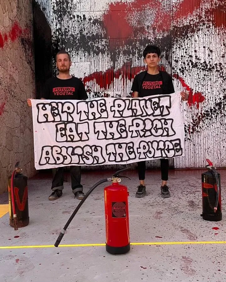 O coletivo “Futuro Vegetal” realizou um protesto na mansão de Lionel Messi em Ibiza