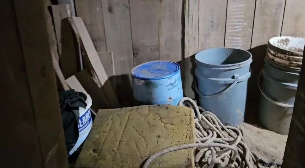 Baldes e outros instrumentos foram encontrados em túnel que daria acesso a banco