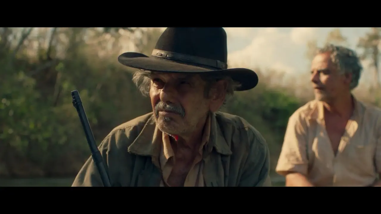 Rodger Rogério em cena com Ângelo Antônio no longa-metragem goiano 'Oeste Outra Vez', dirigido por Erico Rassi