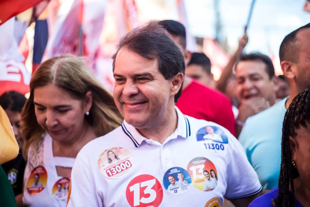 Candidato do PT percorreu ruas do lagamar com apoiadores