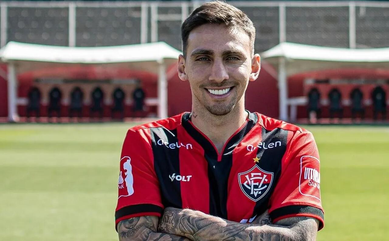 Gustavo Mosquito em ação pelo Vitória-BA