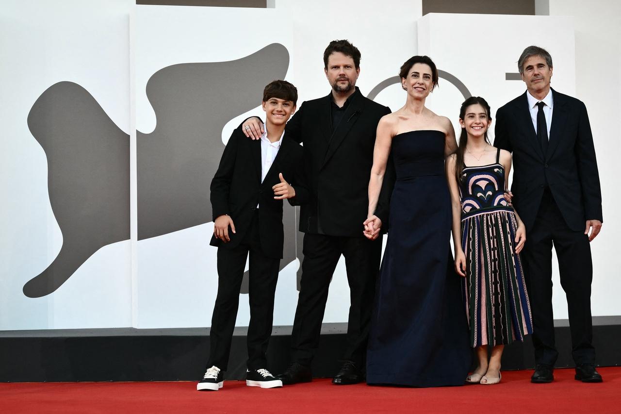 foto do elenco do filme 'Ainda Estou Aqui'