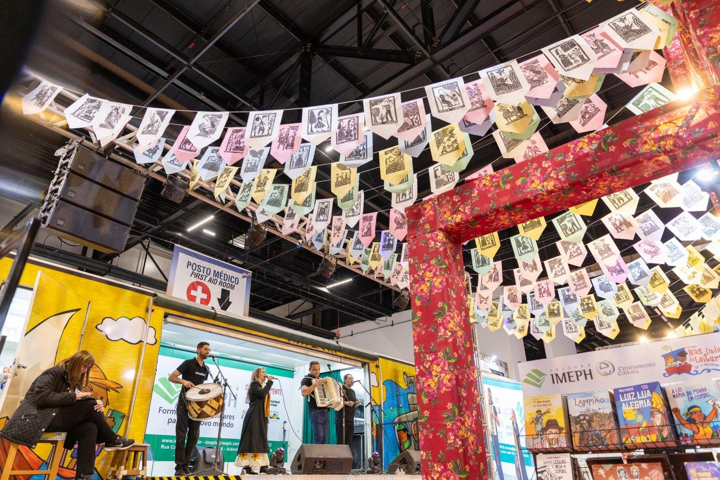 Espaço Cordel e Repente segue com programação até o final da Bienal do Livro de São Paulo, em 15 de setembro