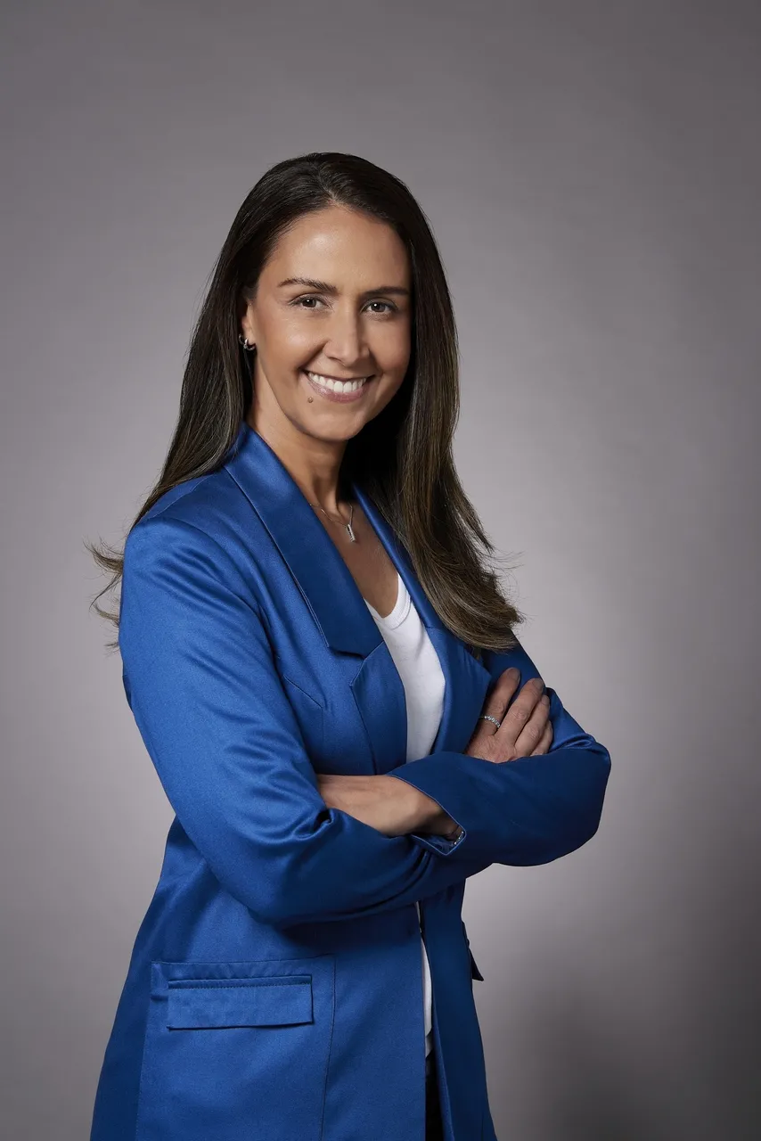 Adriana Alcântara, executiva da Audible no Brasil, ressalta o formato de audiolivro como um 