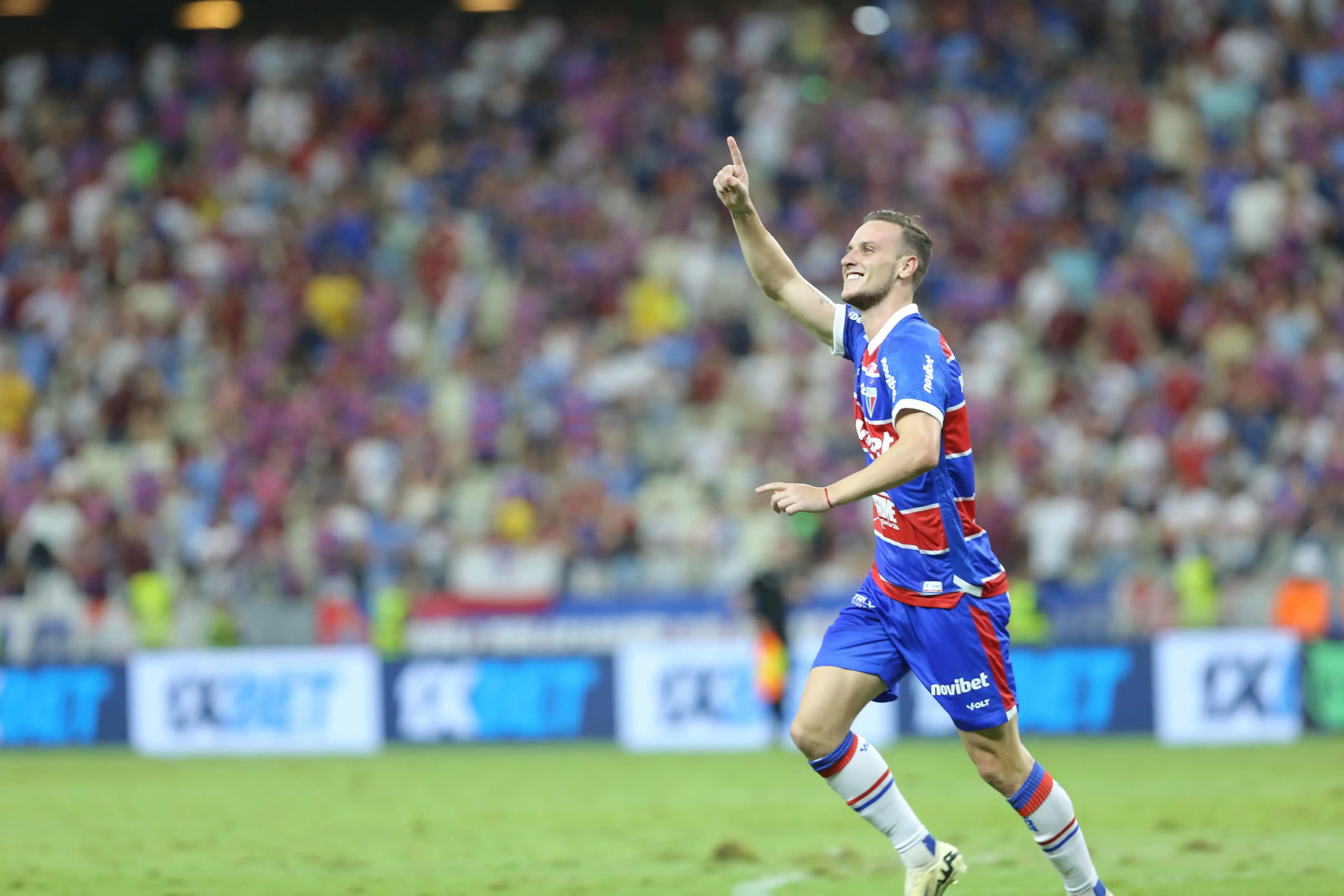 Pochettino durante Fortaleza x Bahia