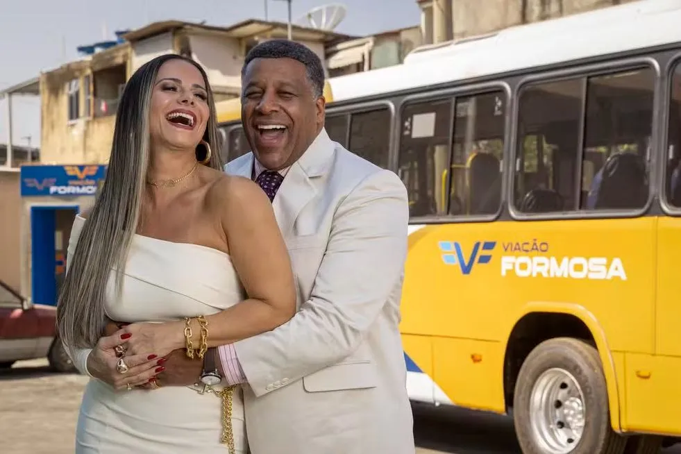 Edson e Rosana são um casal aparentemente feliz, mas com personalidades bem diferentes