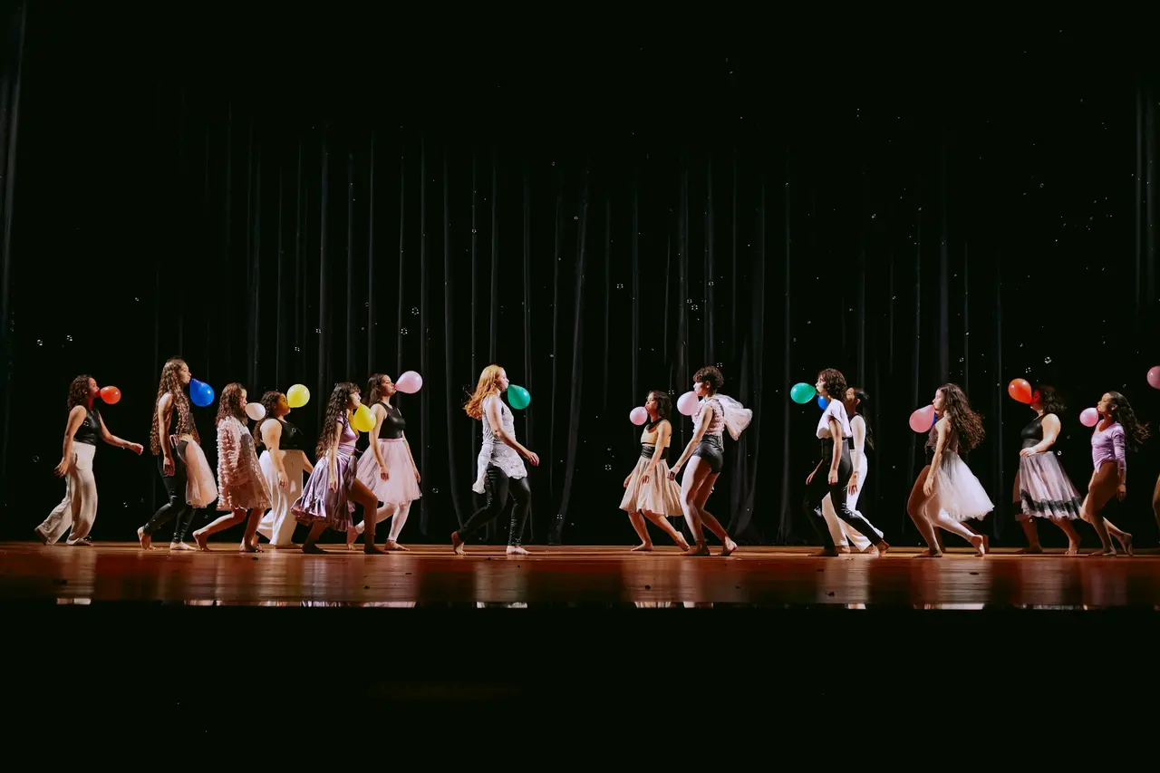 Ondas de Fuga, espetáculo da Vila das Artes, participa da 3ª Bienal Criança