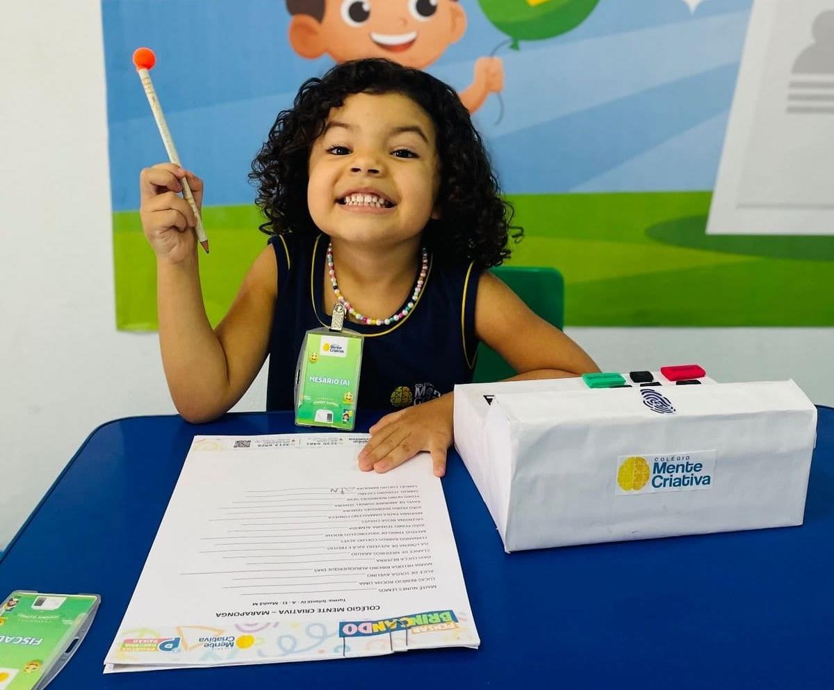 Inaê Tremembé em eleição na escola.