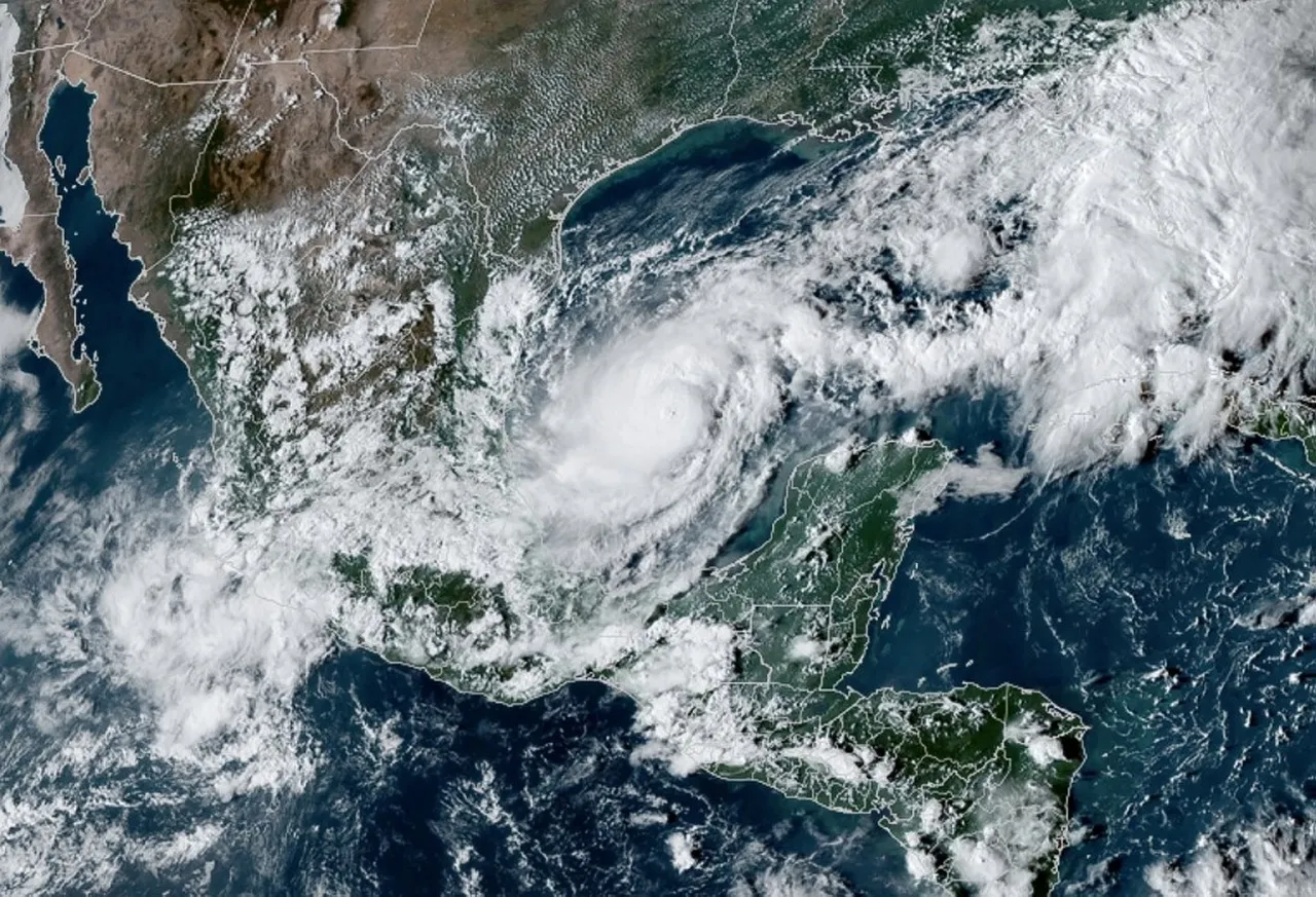 A tempestade Milton se tornou um furacão no domingo (6), segundo o NHC