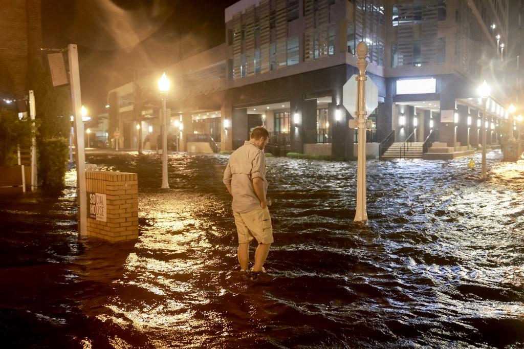 Furacão Milton atinge cidade de Fort Myers