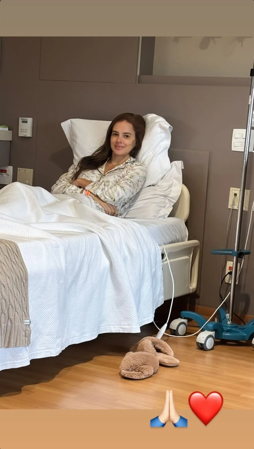 Modelo segue internada até a cirurgia