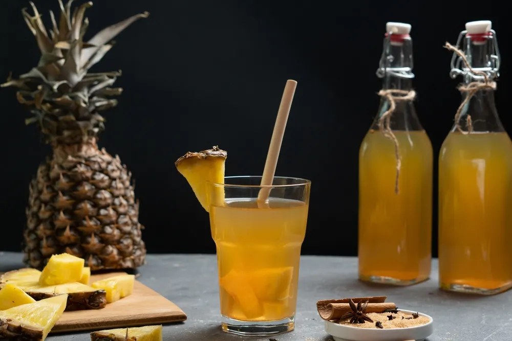 O chá tem um sabor adocicado e de ótima aceitação. Ele combina com canela